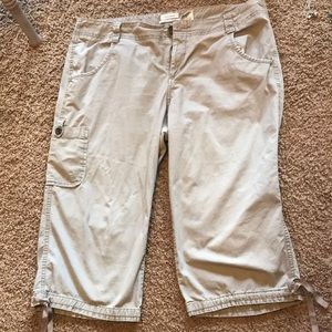 Dockers for women Curvy capri khaki size 14